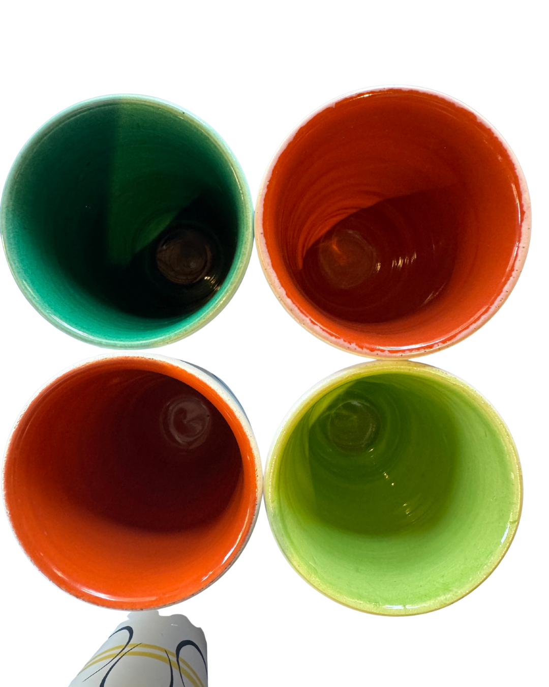 Perfect intact 4 of 8 gobelets inside vieuw